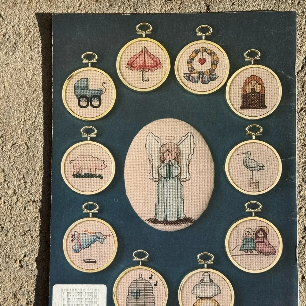 Country Folk‎ Art Cross Stitch Pattern 1983
